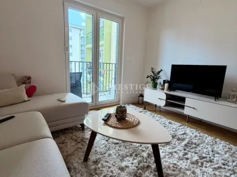 Rent, one bedroom apartment, 40m², Pobrežje, Podgorica - image 2