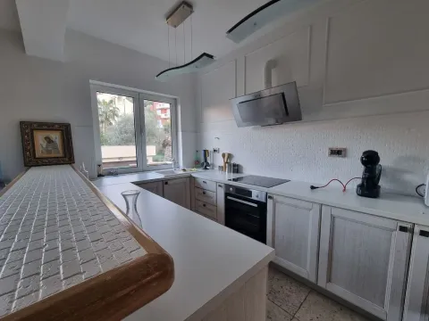 Sale, two bedroom apartment, 117m², Stoliv, Kotor - image 2