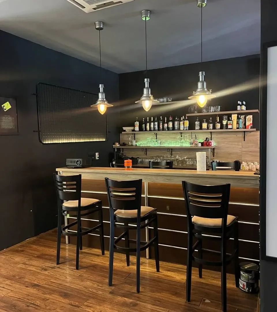 Izdavanje, poslovni prostor, 351m², Blok 5, Podgorica