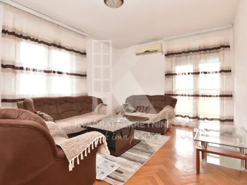 Izdavanje, jednosoban stan, 56m², Stara Varoš, Podgorica - image 1