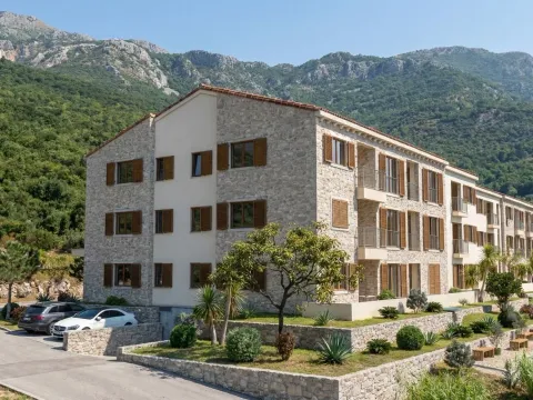 Prodaja, jednosoban stan, 38m², Radanovići, Kotor - image 12