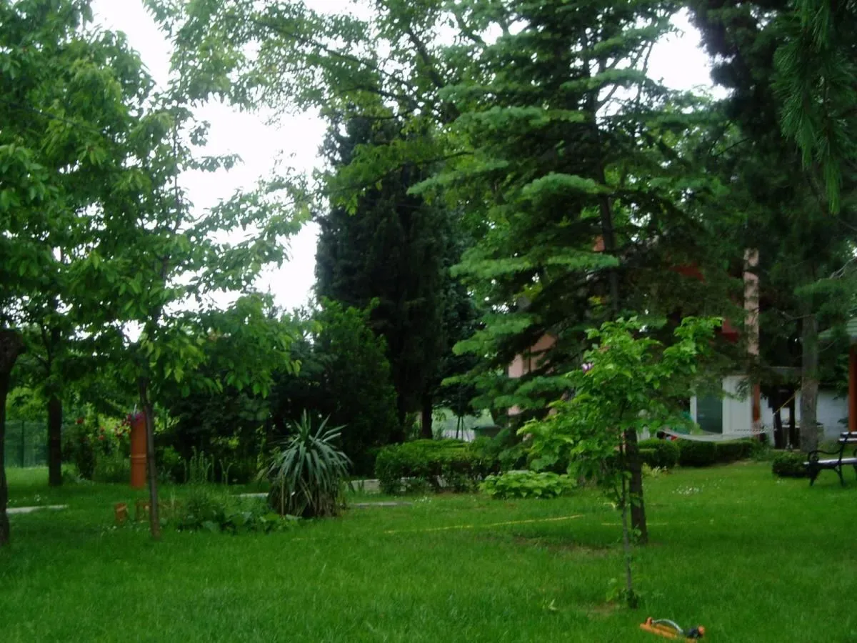 Sale, house, 360m², Irig, Srbija