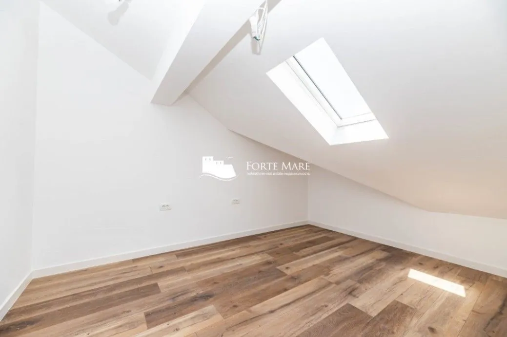 Prodaja, dvosoban stan, 109m², Đenovići, Herceg Novi