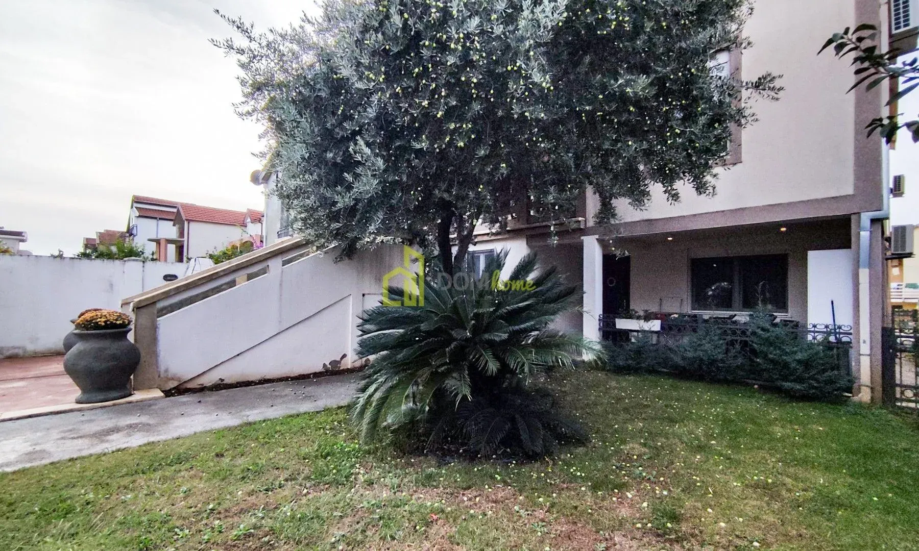 Sale, house, 405m², Stari Aerodrom, Podgorica