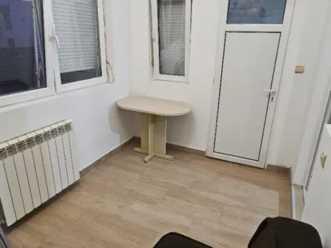 Izdavanje, kuća, 35m², Zvezdara Sve Podlokacije, Beograd - image 6