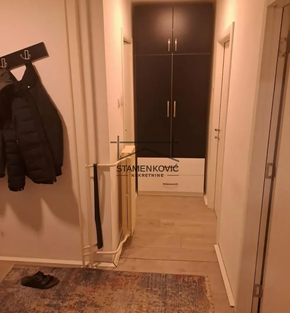 Prodaja, trosoban stan, 500m², Novo naselje, Novi Sad