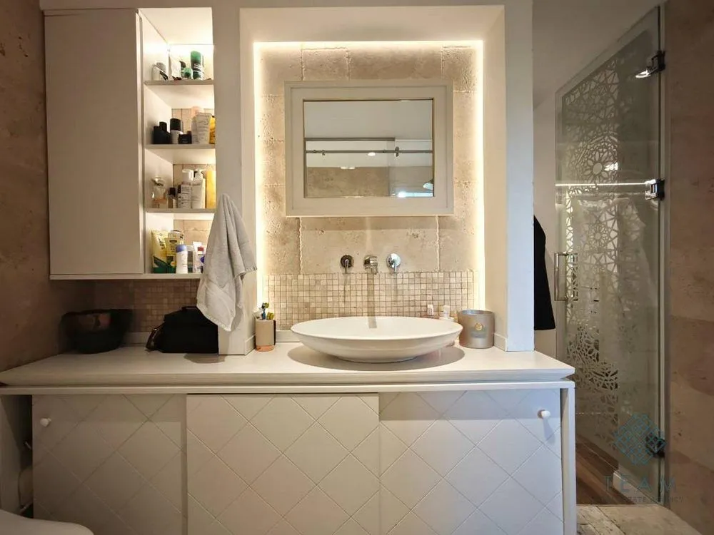 Prodaja, trosoban stan, 122m², Centar, Podgorica
