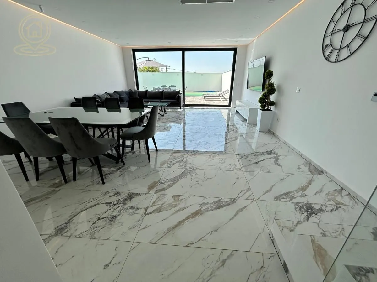 Izdavanje, kuća, 180m², Sremska Kamenica, Petrovaradin
