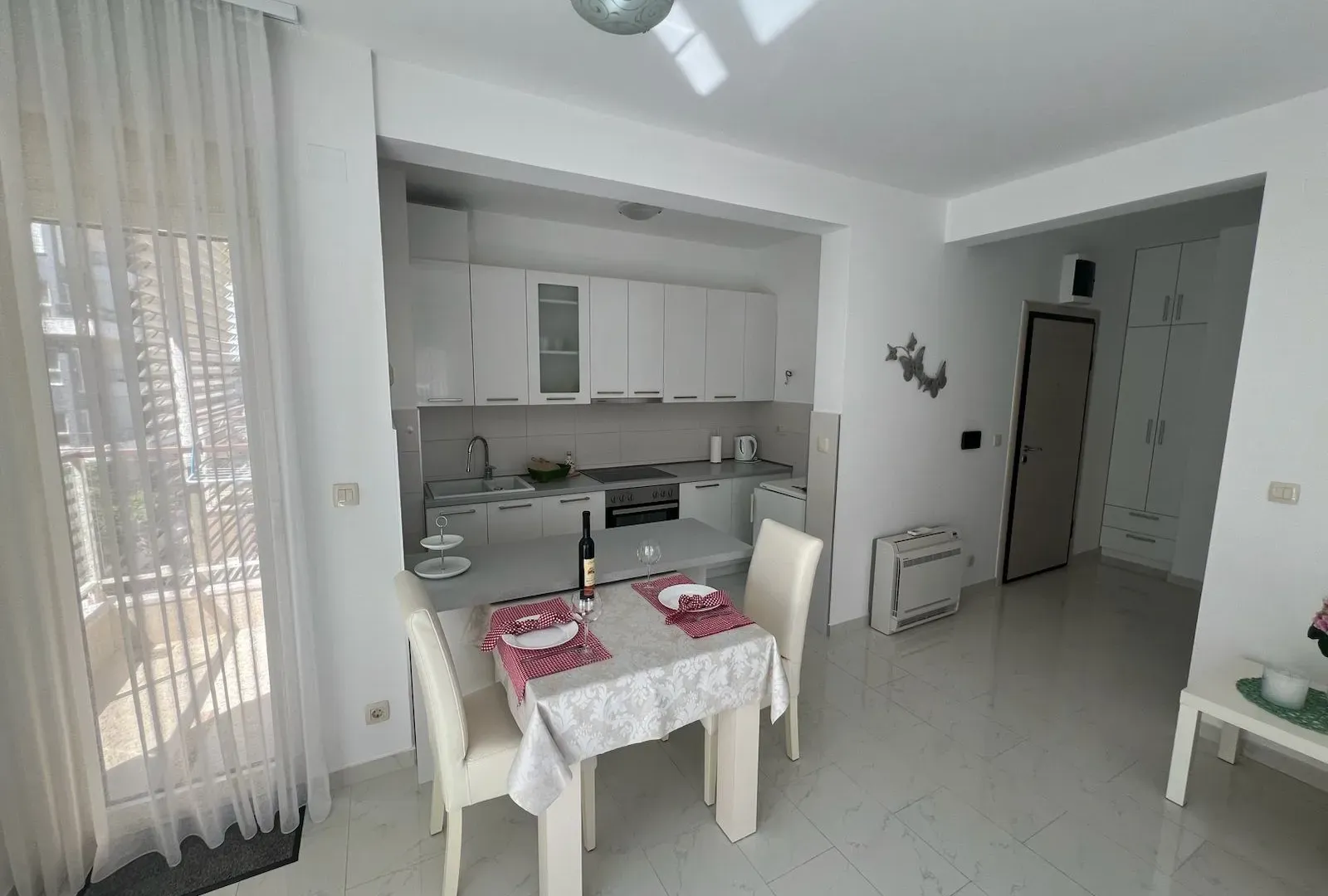 Rent, one bedroom apartment, 52m², Centar, Budva