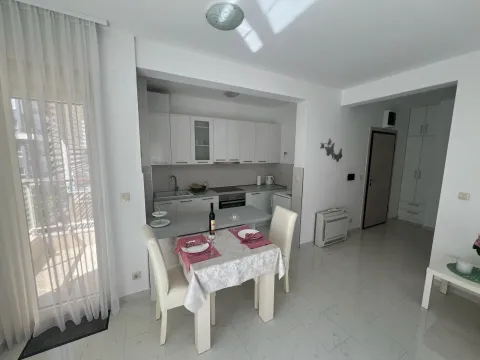 Rent, one bedroom apartment, 52m², Centar, Budva - image 17