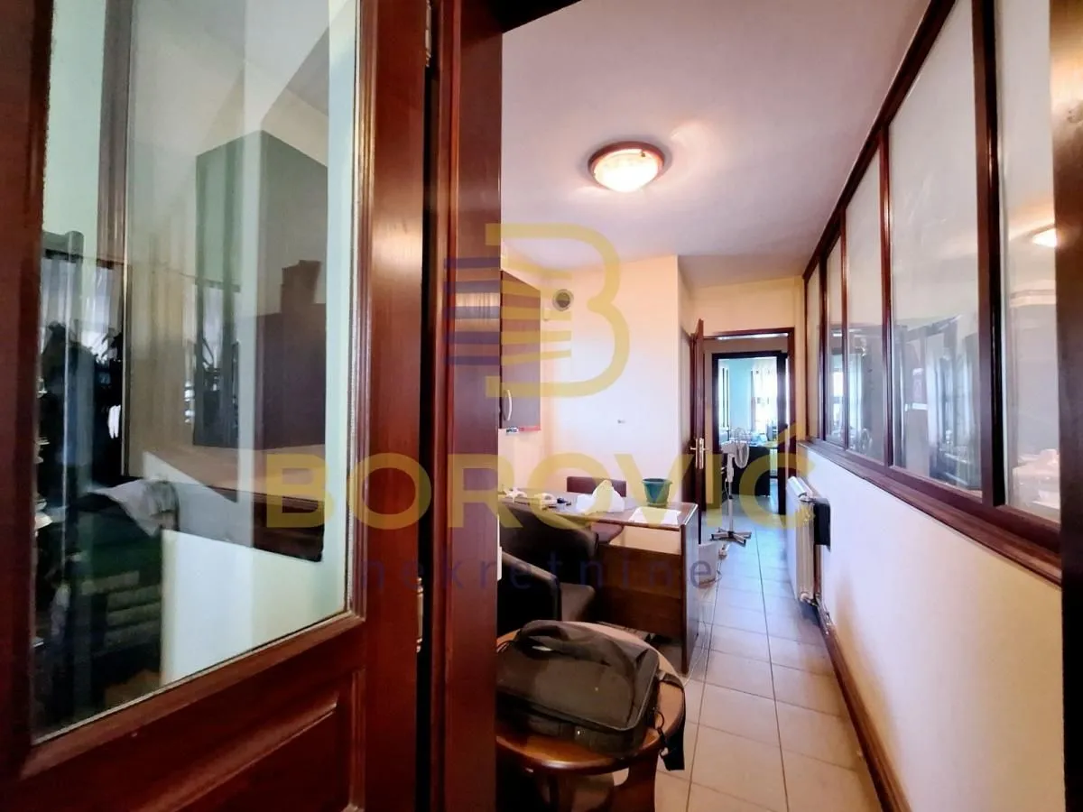 Rent, office space, 560m², Veliki Mokri Lug, Zvezdara Sve Podlokacije