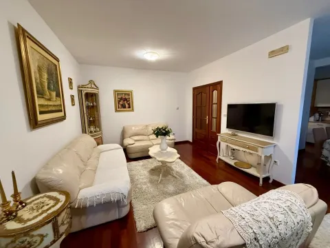 Izdavanje, trosoban stan, 100m², Tuški Put, Podgorica - image 2