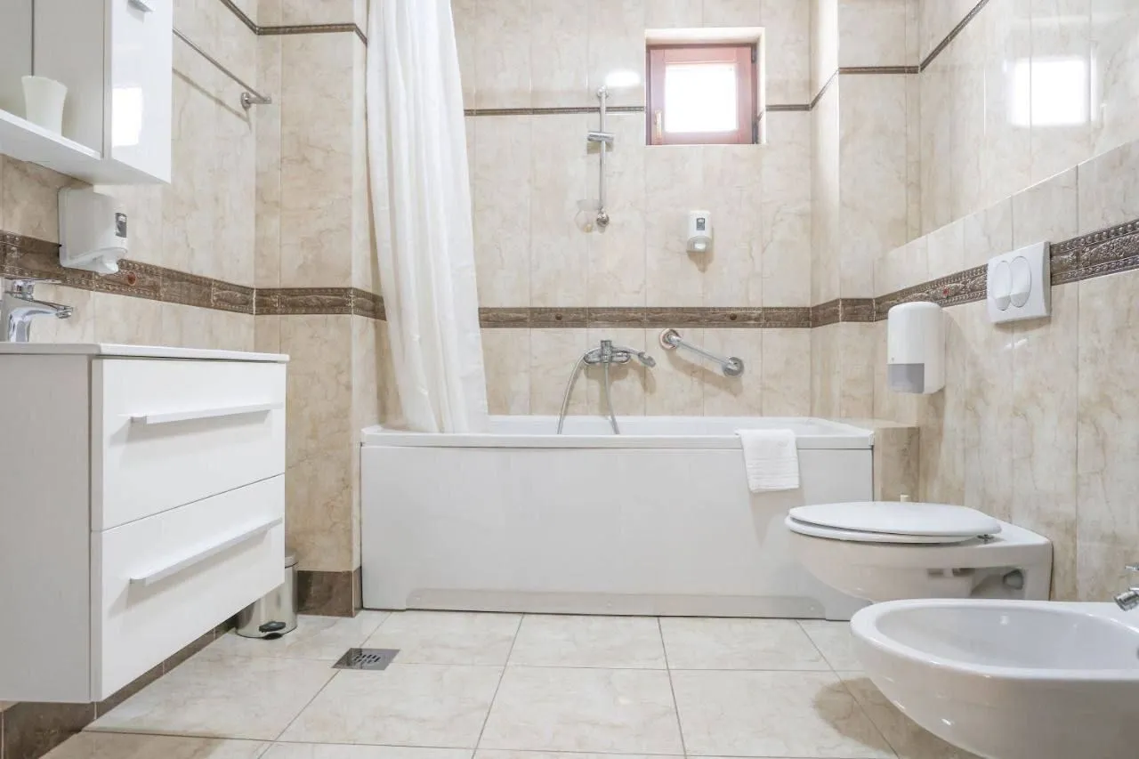 Daily-rent, one bedroom apartment, 90m², Bečići, Budva