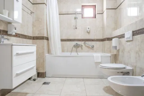 Daily-rent, one bedroom apartment, 90m², Bečići, Budva - image 7