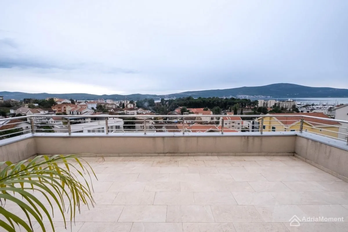 Prodaja, dvosoban stan, 87m², Tivat, Crna Gora