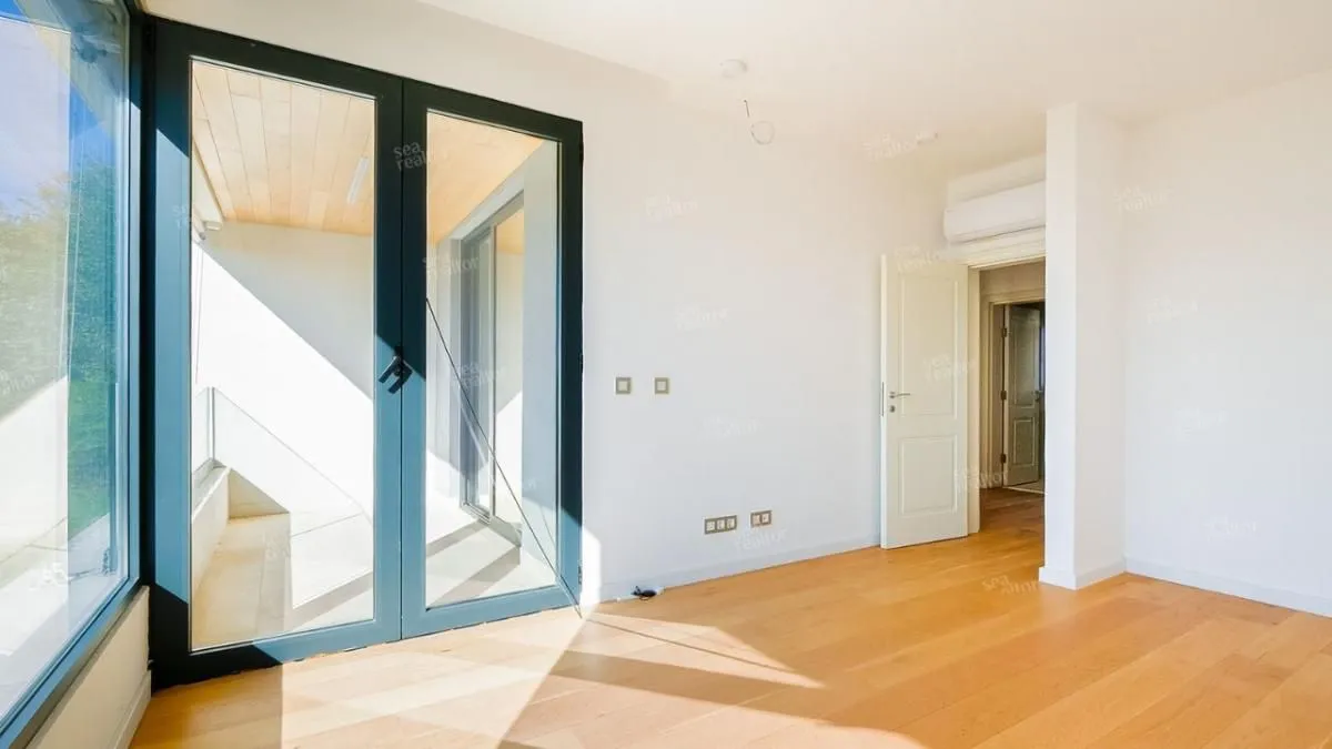 Prodaja, dvosoban stan, 100m², Tivat, Crna Gora