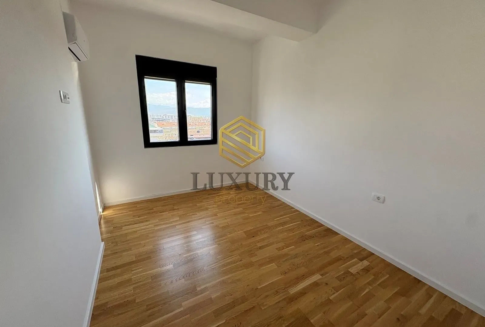 Rent, apartment, 275m², Stari Aerodrom, Podgorica