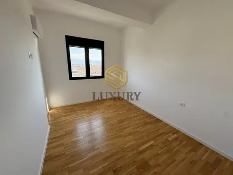 Rent, apartment, 275m², Stari Aerodrom, Podgorica - image 8