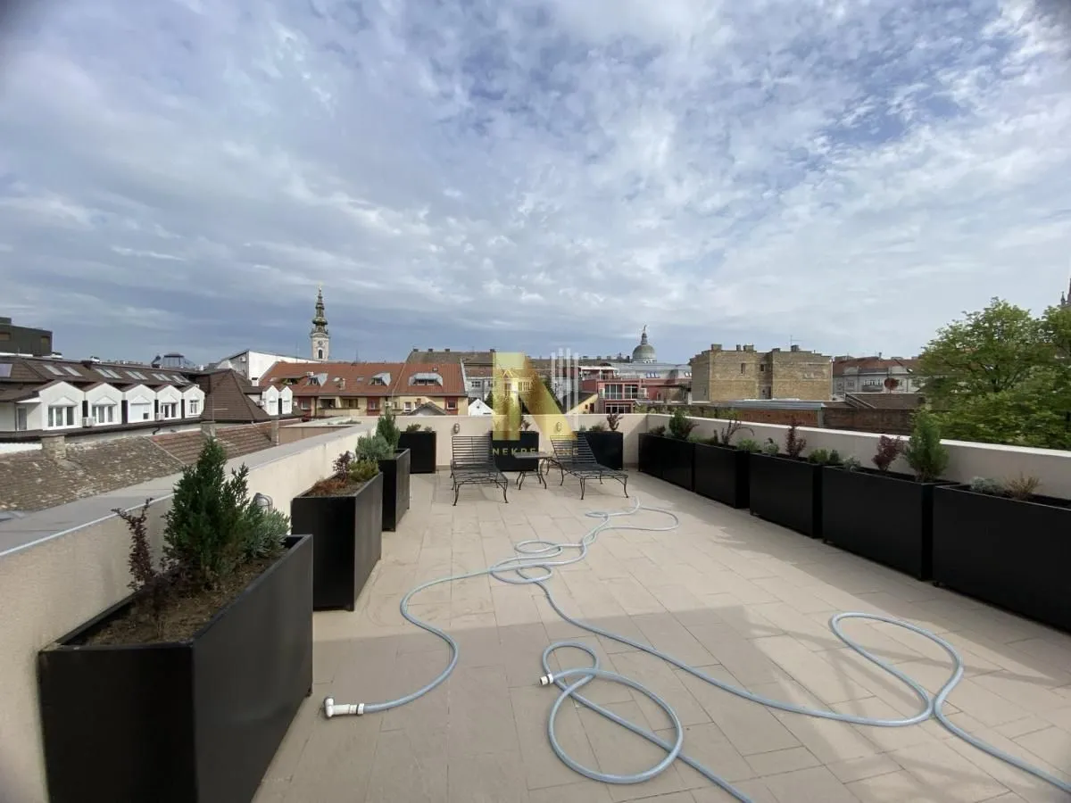 Izdavanje, garsonjera, 30m², Centar, Novi Sad