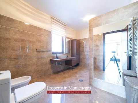 Prodaja, kuća, 971m², Petrovac, Budva - image 44