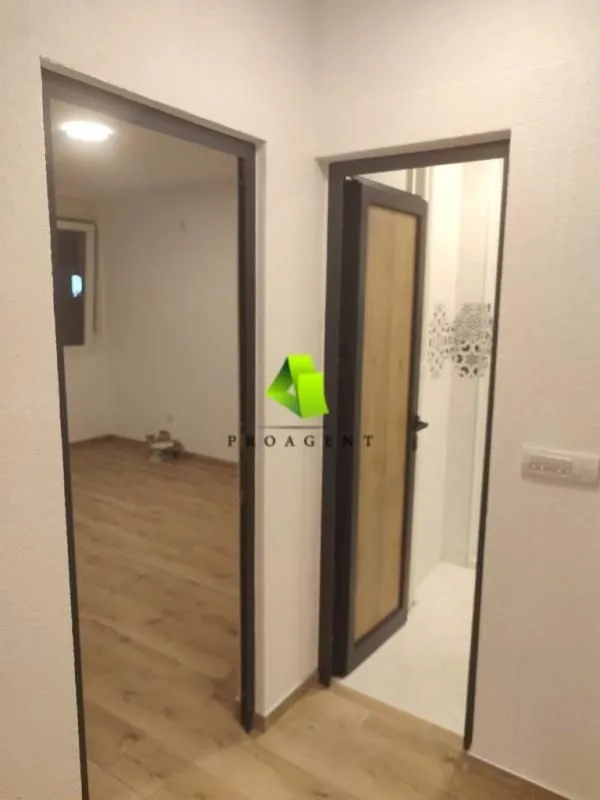 Izdavanje, poslovni prostor, 30m², Centar, Kruševac
