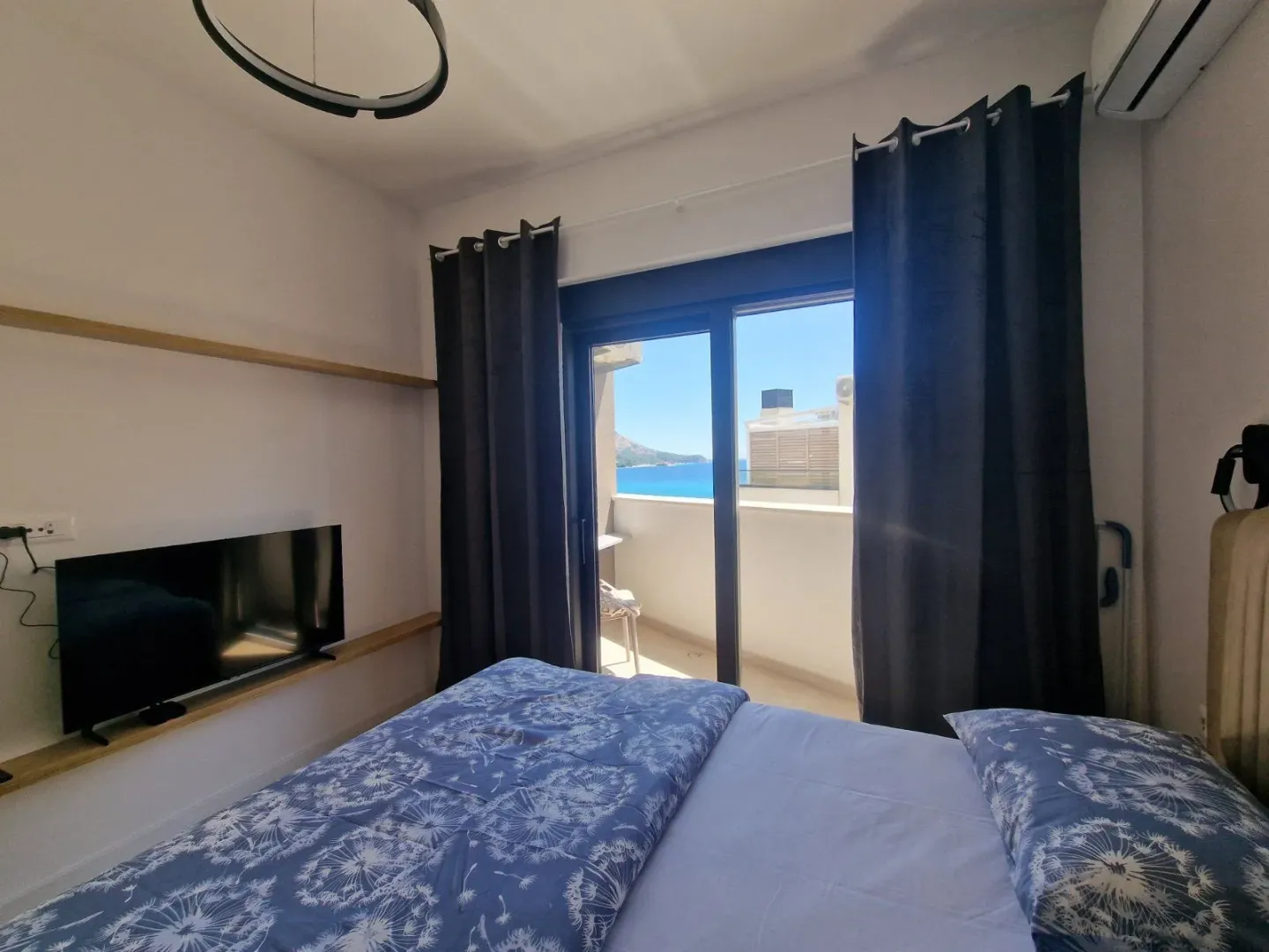 Rent, one bedroom apartment, 42m², Bečići, Budva