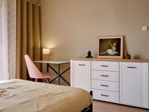 Prodaja, četvorosoban stan, 200m², Centar, Bar - image 7