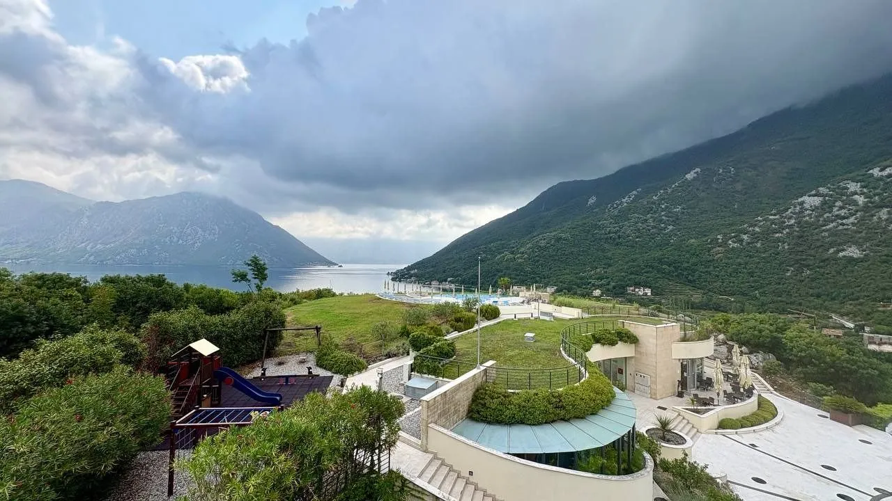 Prodaja, jednosoban stan, 61m², Morinj, Kotor
