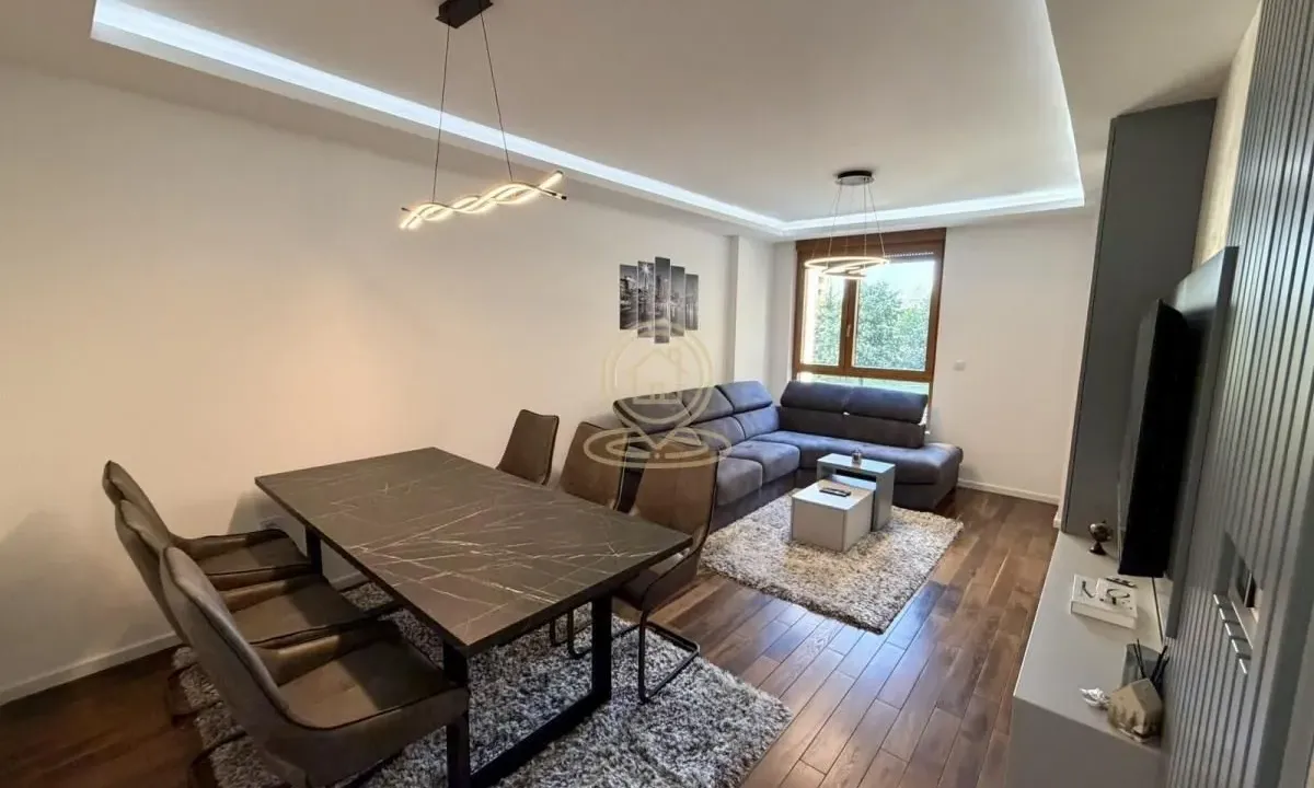 Izdavanje, trosoban stan, 64m², Medijana, Niš