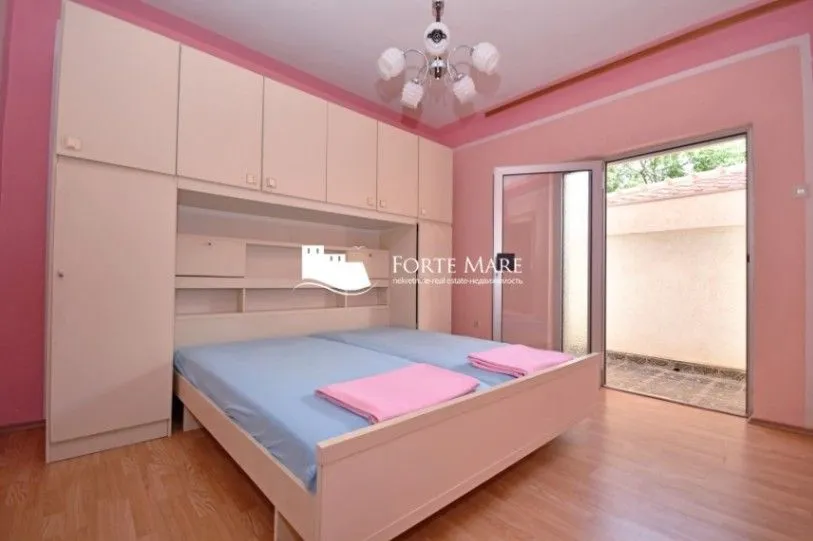 Prodaja, dvosoban stan, 79m², Đenovići, Herceg Novi
