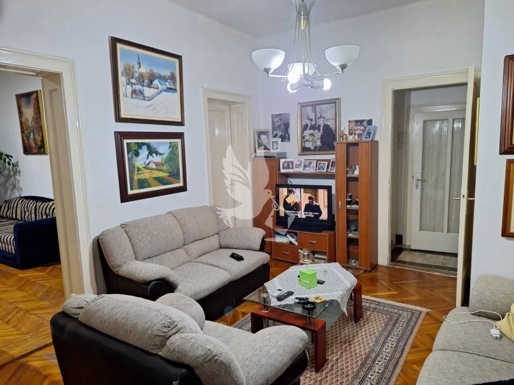 Prodaja, četvorosoban stan, 90m², Centar, Smederevo