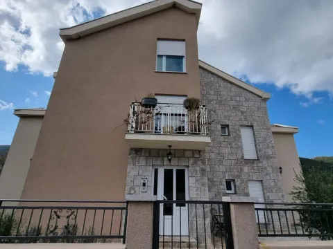 Izdavanje, jednosoban stan, 37m², Lastva Grbaljska, Kotor - image 17