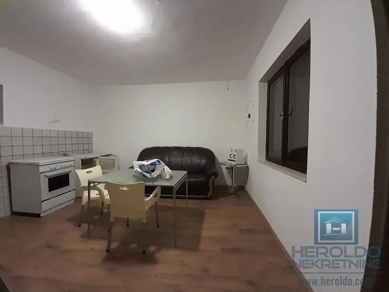 Prodaja, kuća, 310m², Tavrića obori, Jagodina