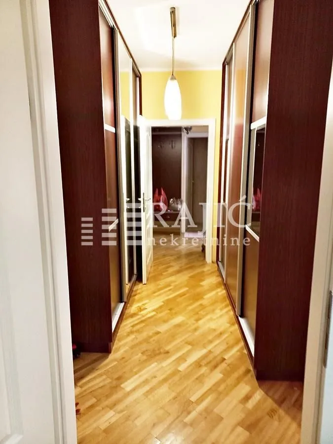 Rent, four bedroom apartment, 110m², Crveni Krst, Beograd