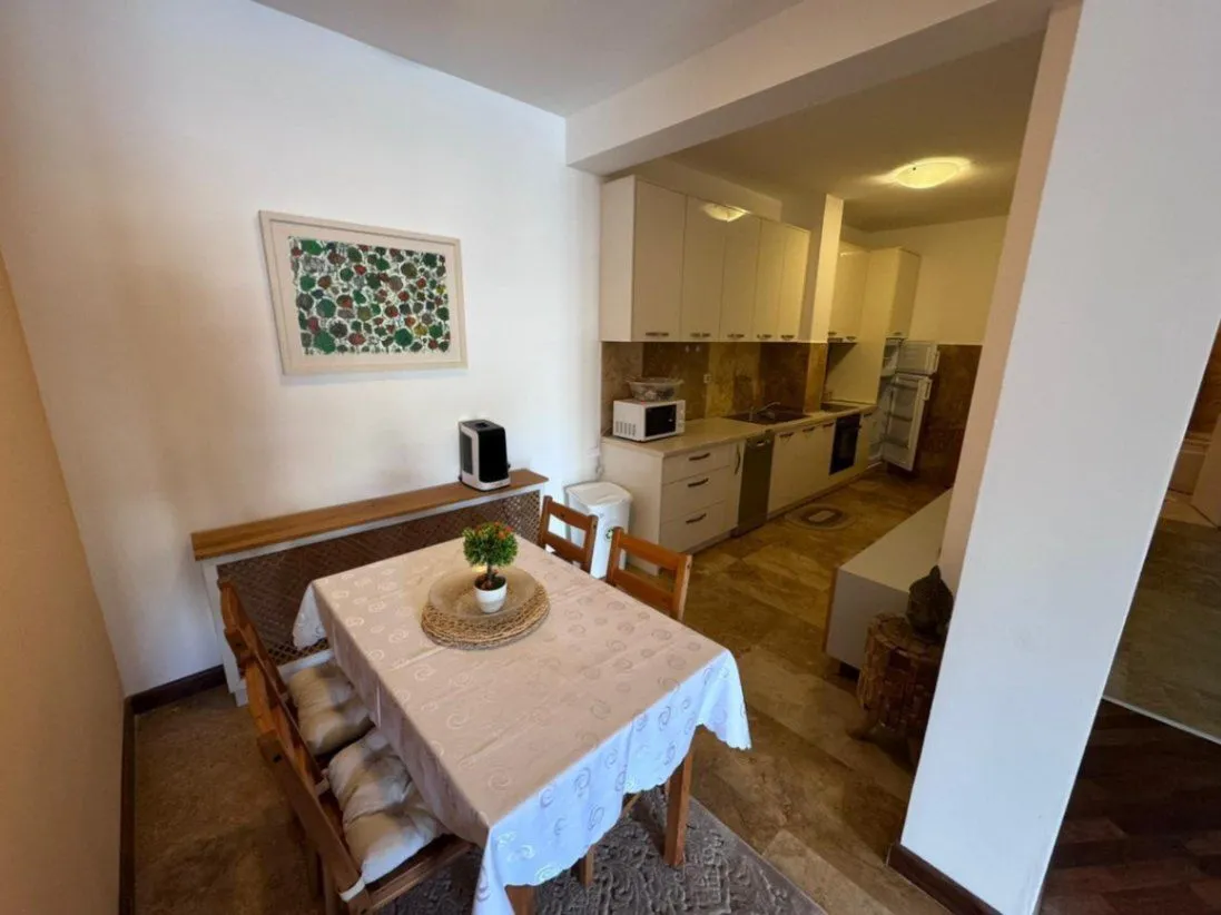 Izdavanje, dvosoban stan, 108m², Rafailovići, Budva