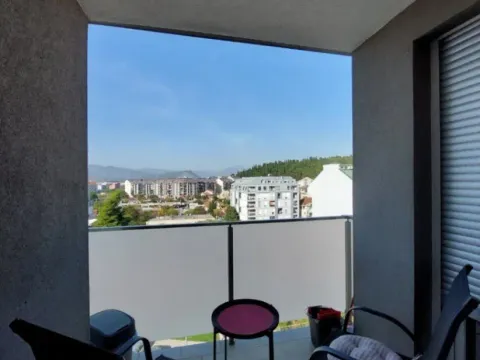 Izdavanje, jednosoban stan, 50m², Pobrežje, Podgorica - image 10