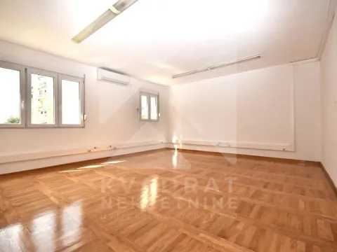 Izdavanje, poslovni prostor, 74m2, Gintaš, Podgorica Izdavanje, poslovni prostor, 74m2, Gintaš, Podgorica