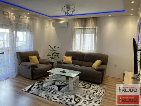 Sale, four bedroom apartment, 76m², Lipov gaj, Novi Sad Sve Podlokacije