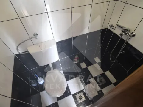 Rent, house, 170m², Gornja Gorica, Podgorica - image 19