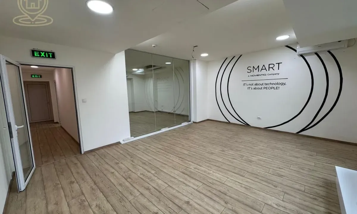 Izdavanje, poslovni prostor, 80m², Stari grad, Novi Sad