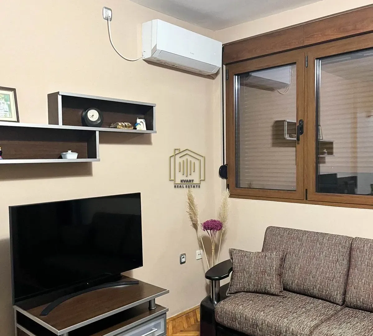 Rent, two bedroom apartment, 65m², Pejton, Podgorica