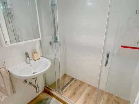 Izdavanje, četvorosoban stan, 91m², Cvetni Trg, Vračar Sve Podlokacije - image 17