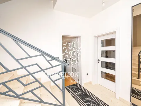 Izdavanje, kuća, 180m², Gornja Gorica, Podgorica - image 40