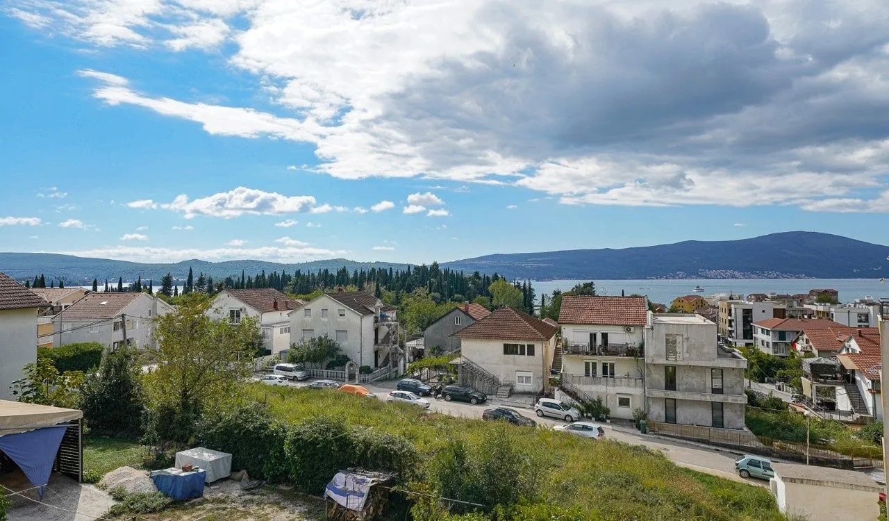 Prodaja, dvosoban stan, 122m², Centar, Tivat