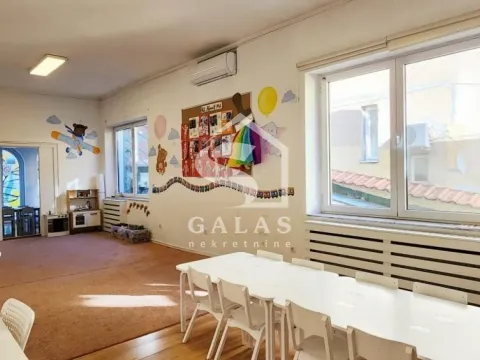 Izdavanje, kuća, 343m², Neimar, Vračar Sve Podlokacije - image 5