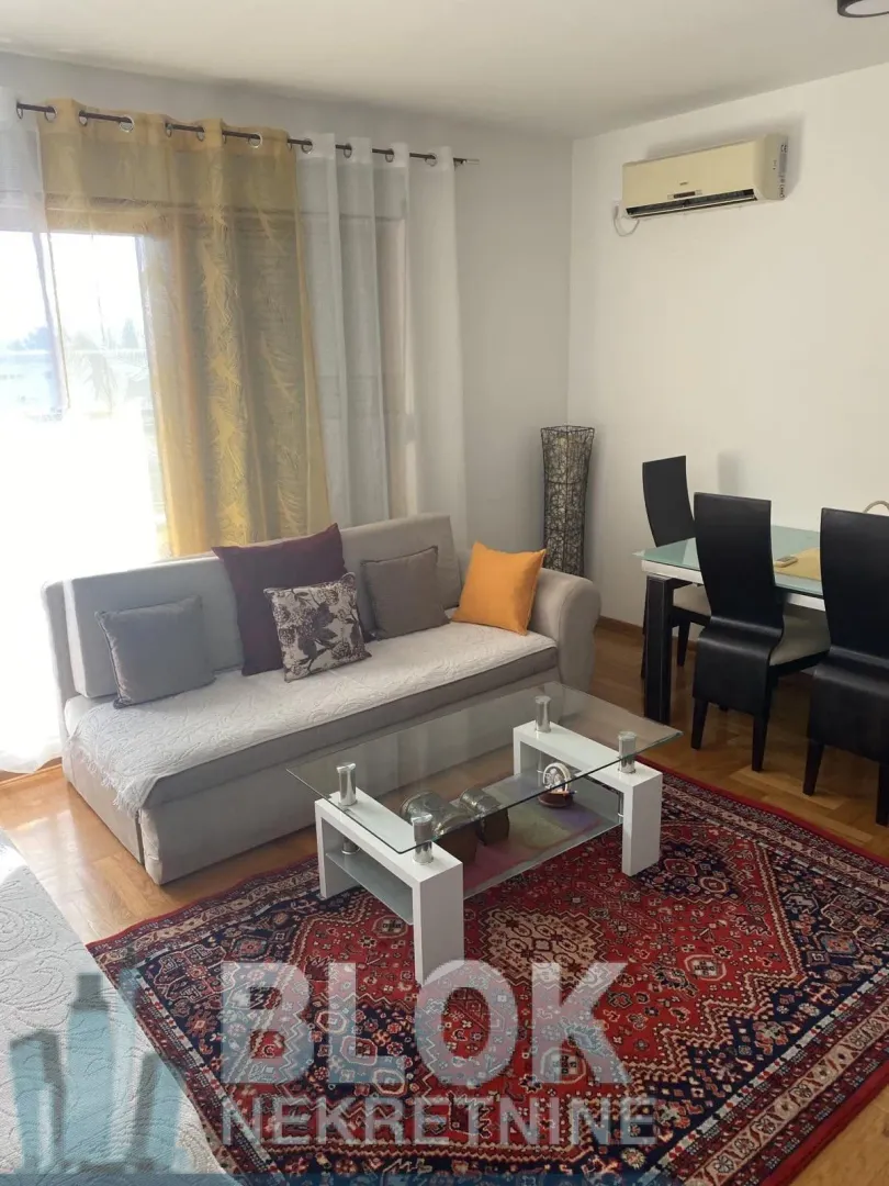 Izdavanje, jednosoban stan, 55m², Preko Morače, Podgorica