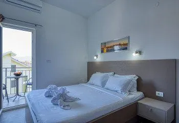Izdavanje, trosoban stan, 120m², Seljanovo, Tivat - image 8