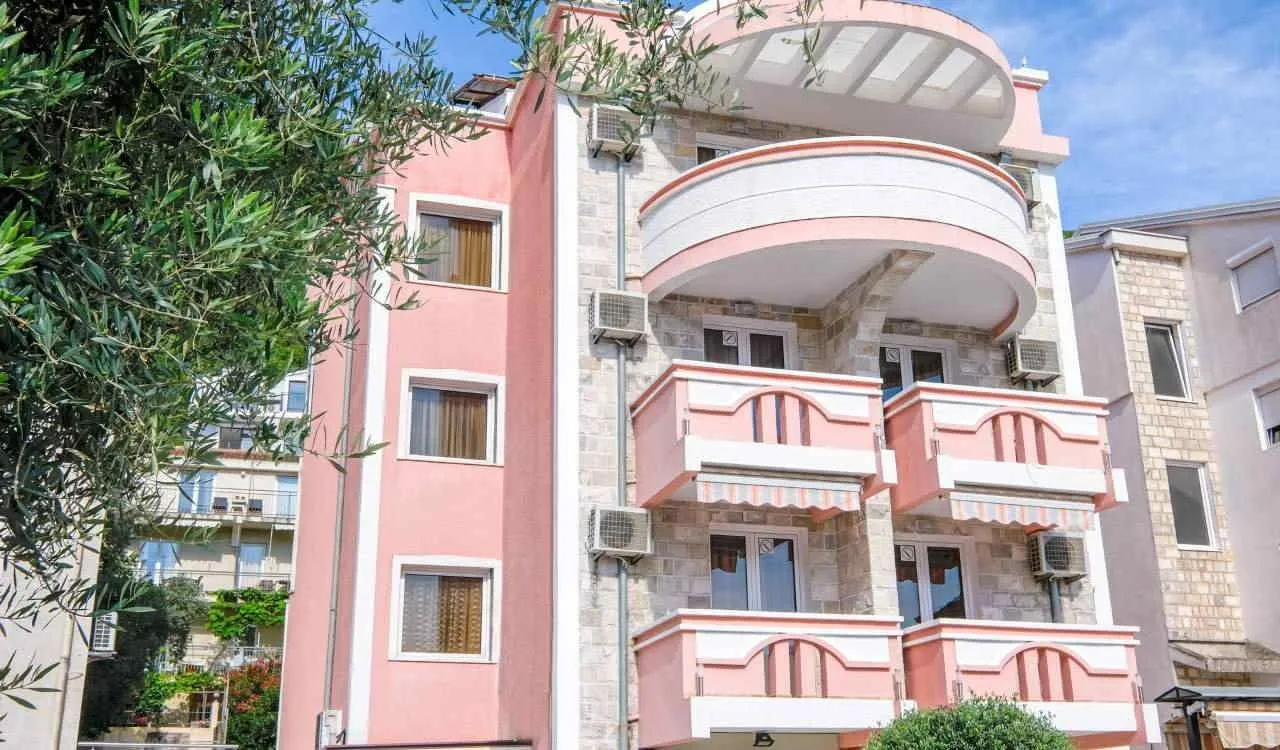 Sale, hospitality venue, 1256m², Podkošljun, Budva