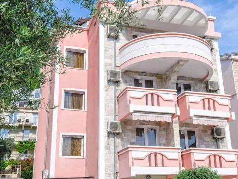 Ugostiteljski objekat in Podkošljun