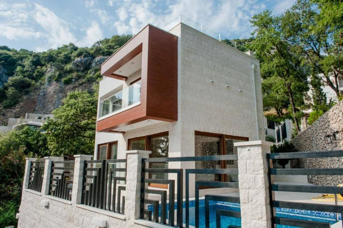 Sale, house, 285m², Perazića do, Budva